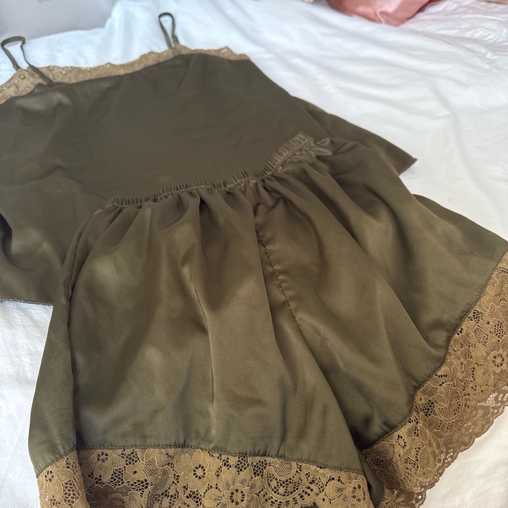Source Unknown Olive Green and Tan Lace Satin Sleepwear Set